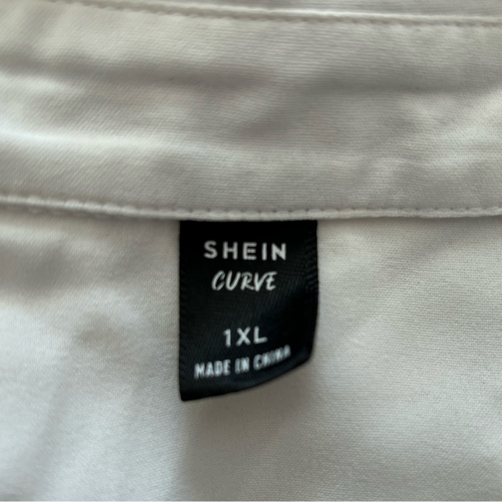 SHEIN Top - Picture 2 of 5